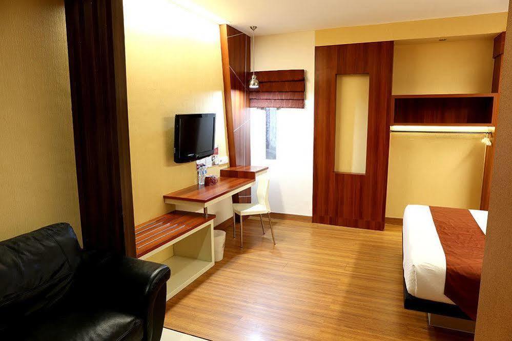 Citihub Hotel Джок'якарта Екстер'єр фото